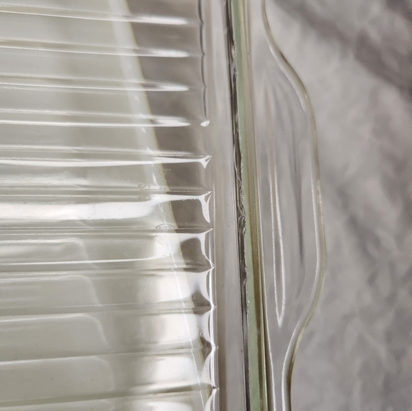 Vintage Pyrex Fridge Dish with Lid - Picture 12 of 12